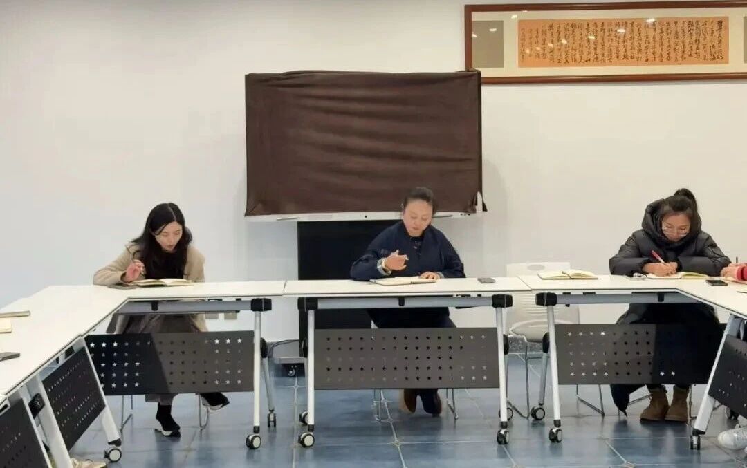 海泰财务 | 季报收官召开总结会议，助力企业稳健前行
