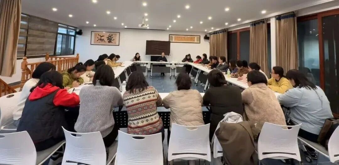 海泰财务 | 季报收官召开总结会议，助力企业稳健前行